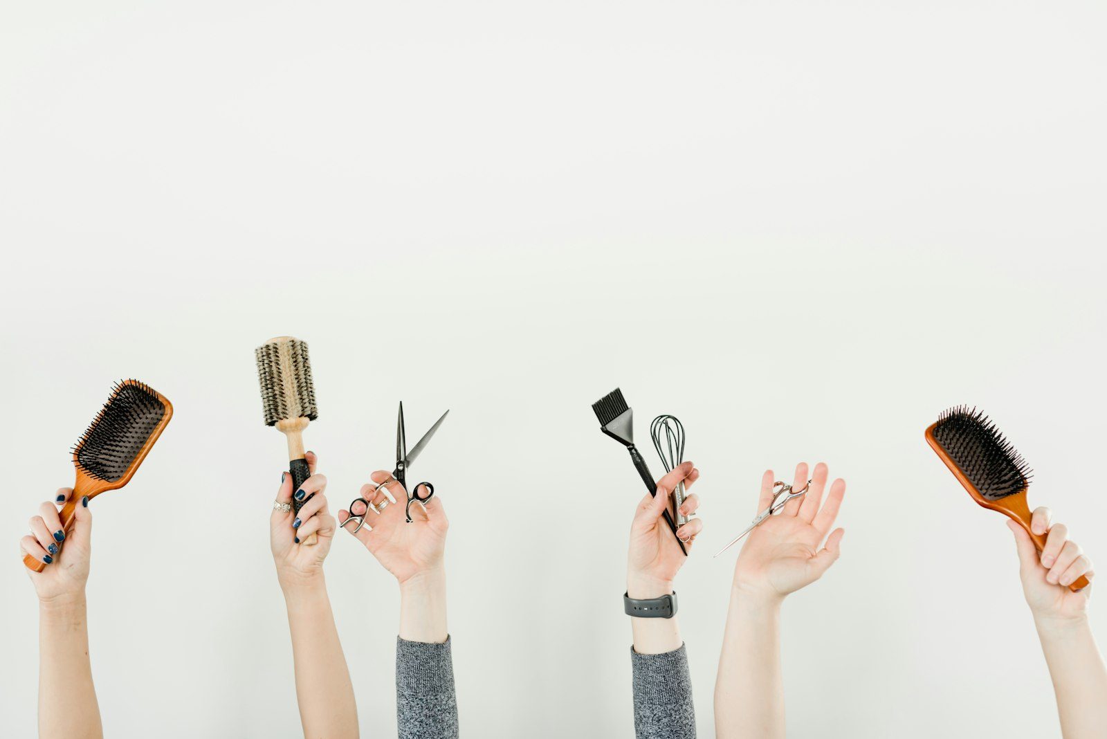 Brosses, ciseaux et pinceaux de coloration