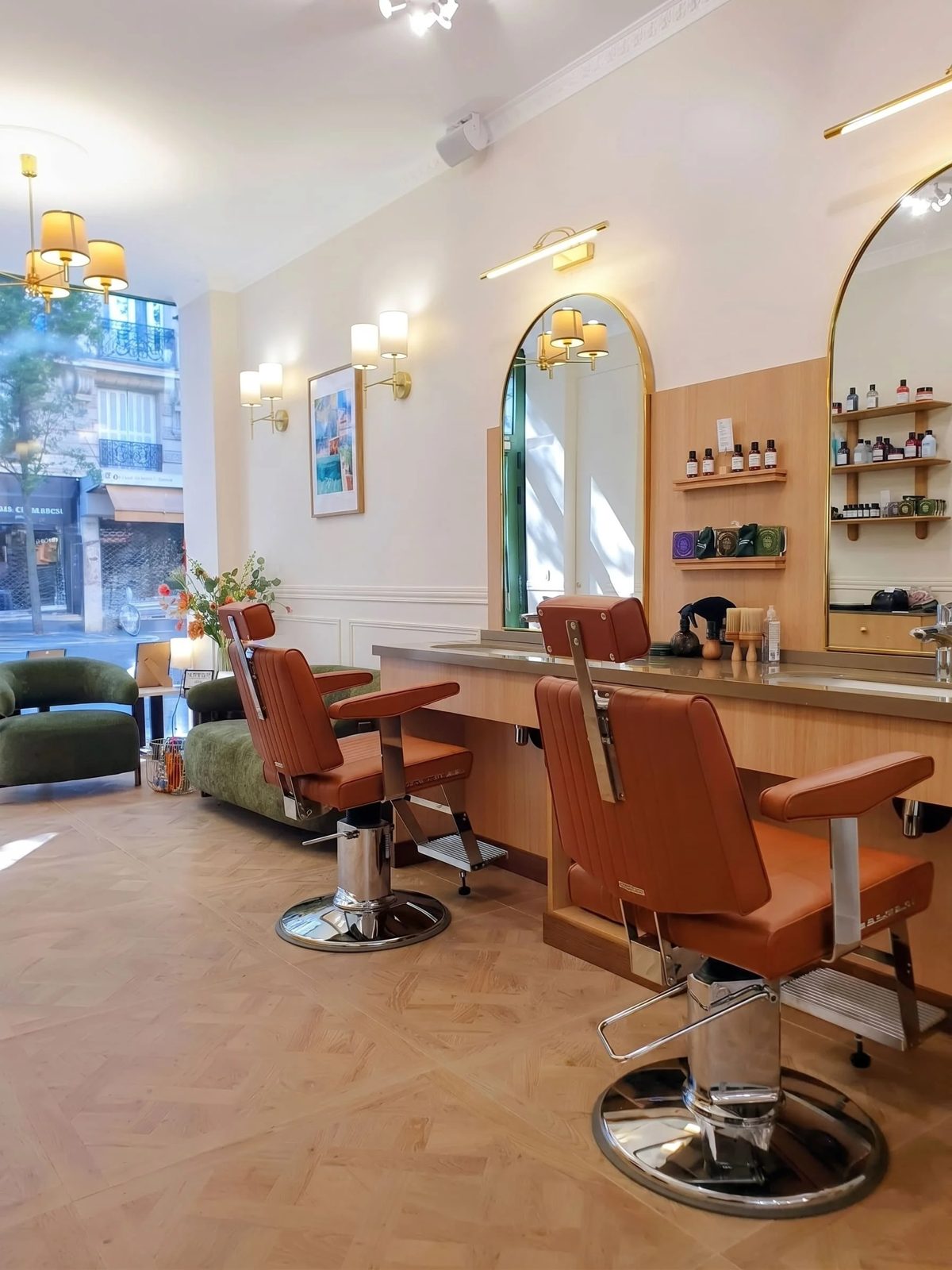 Postes de coiffure en cuir camel